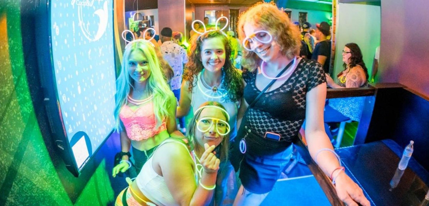 Affordable and Fun: Our Student-Friendly Pricing for Prom Party DJ Services